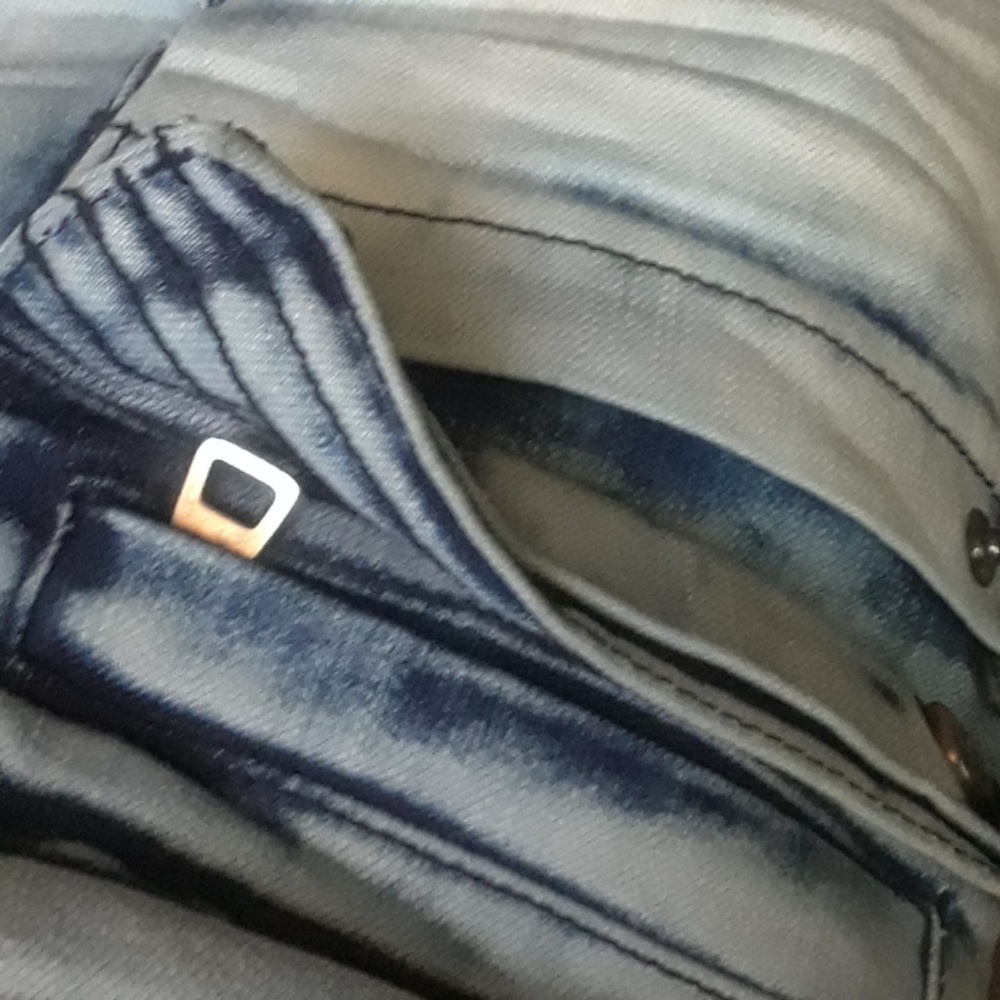 Alot of people scamming watch out not sending it